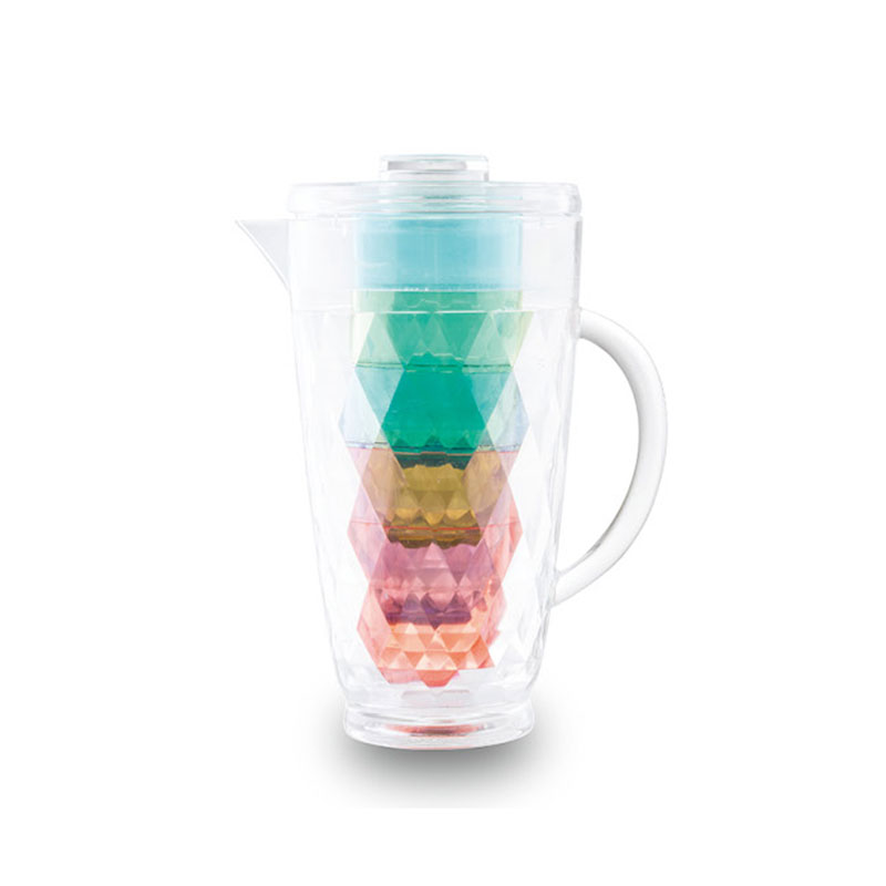 Bình có bốn chiếc cốc